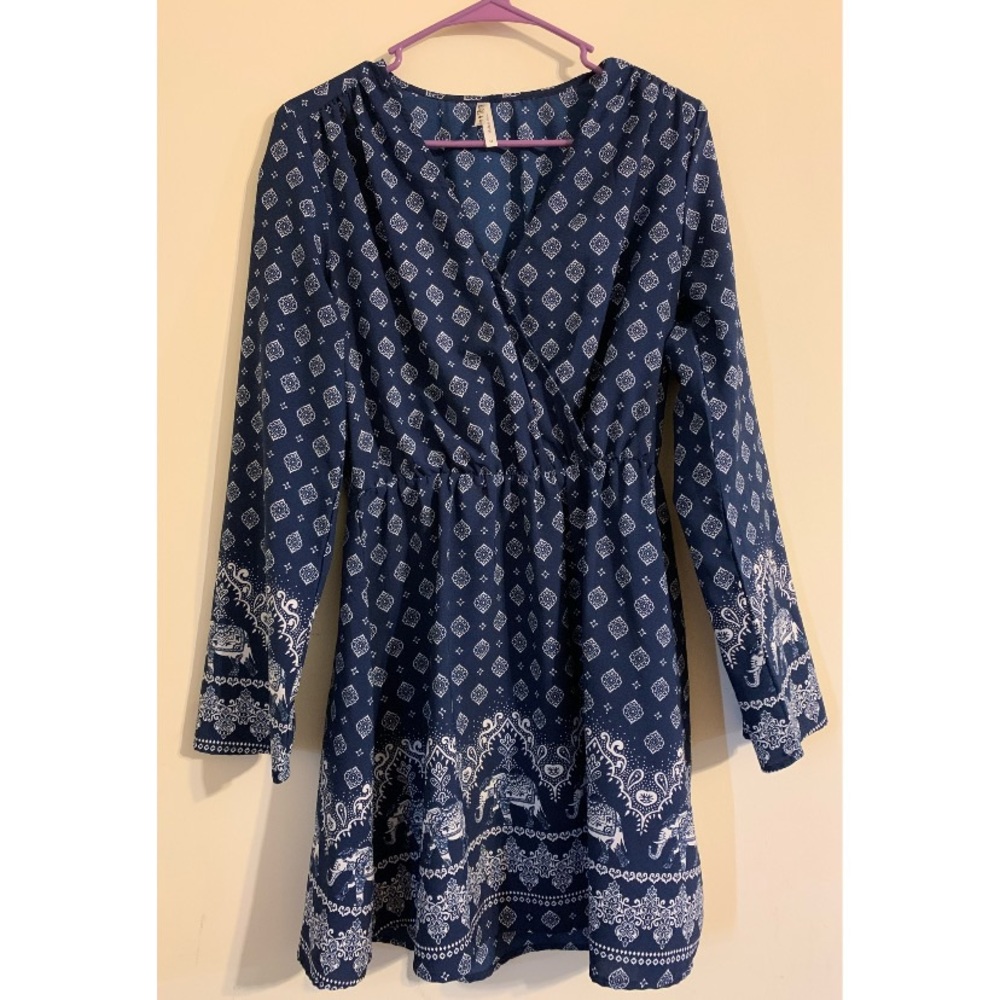 Long sleeve short dress